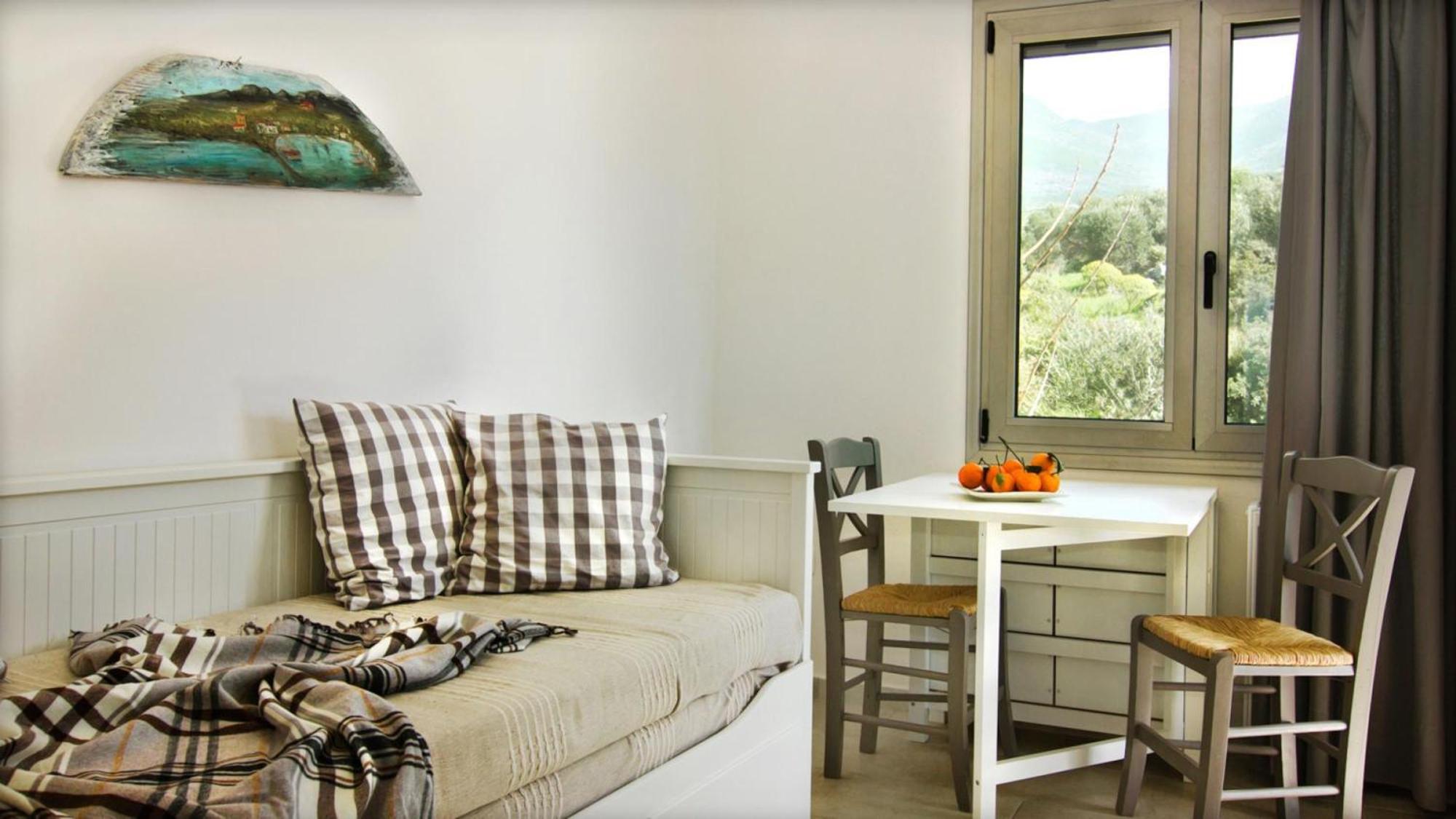Mani Apartments Agios Nikolaos  Exterior foto
